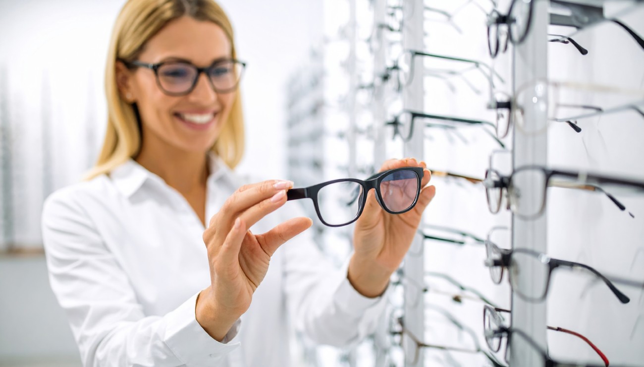 Πότε πρέπει να αλλάζουμε γυαλιά οράσεως; 7 σημάδια που δεν πρέπει να αγνοήσεις!photo